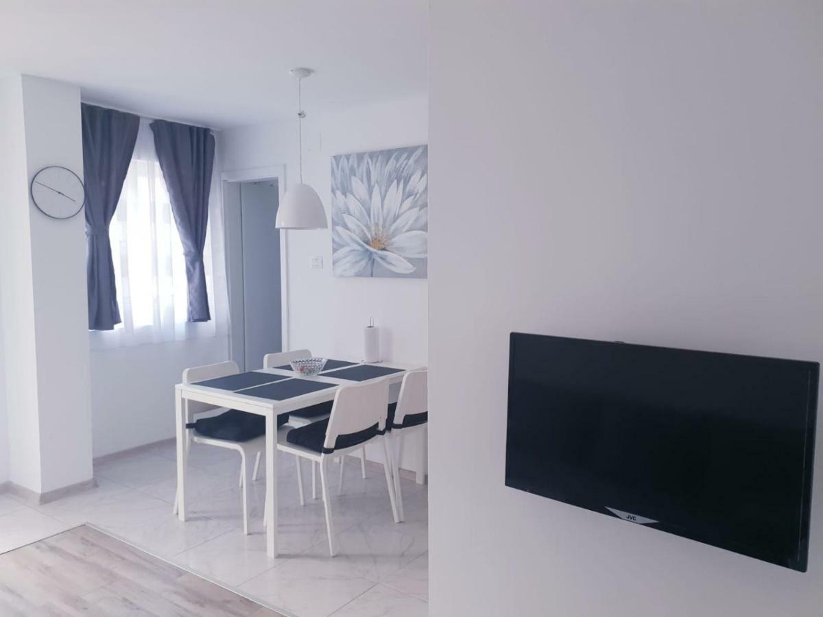 Apartmani Andrej Udbina Esterno foto