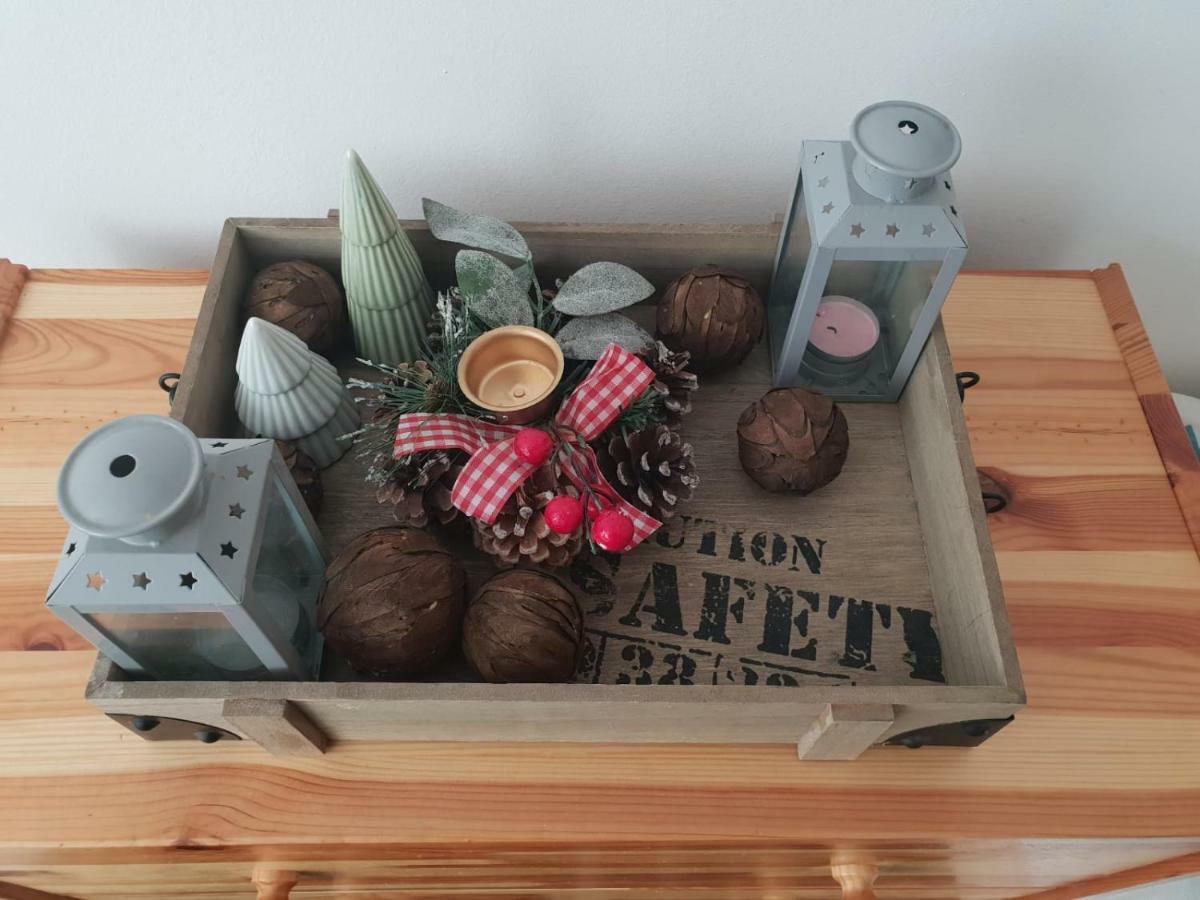 Apartmani Andrej Udbina Esterno foto