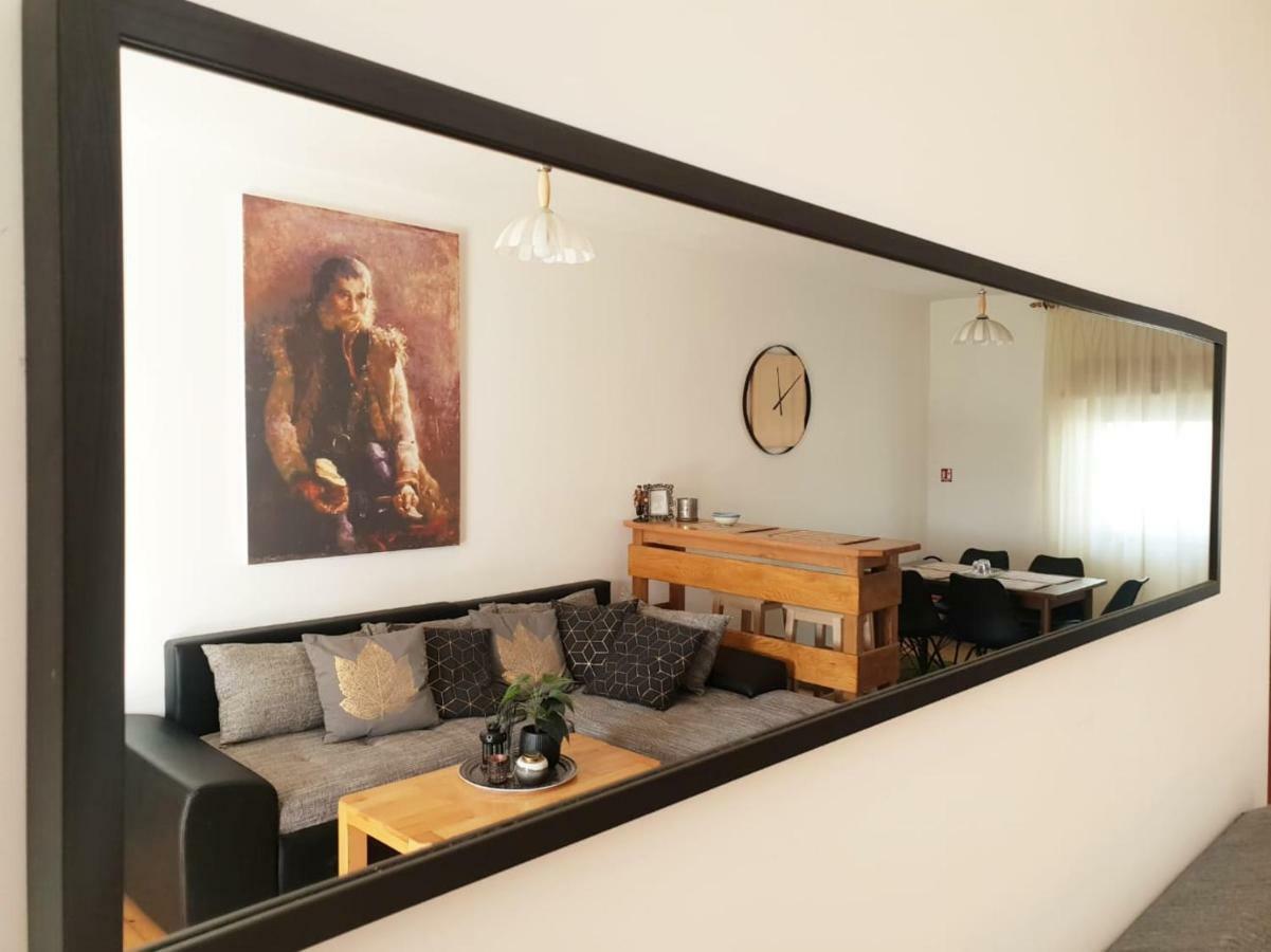 Apartmani Andrej Udbina Esterno foto
