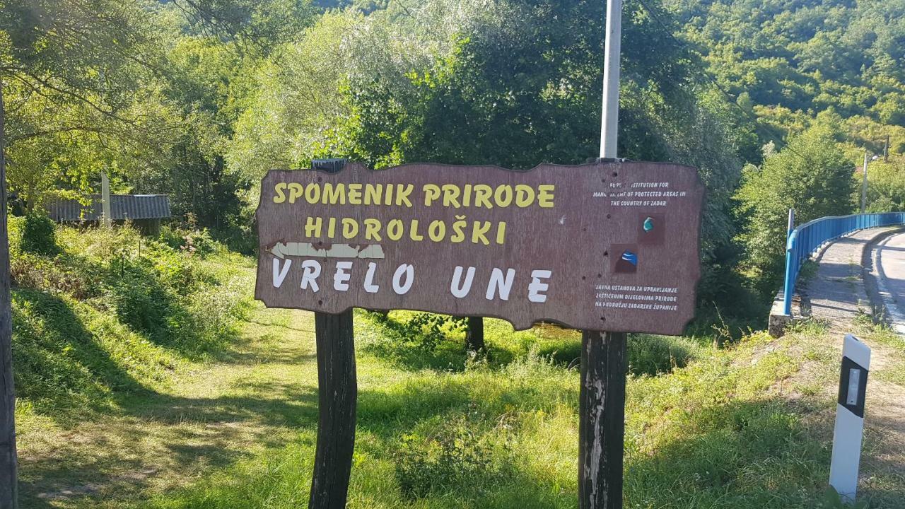 Apartmani Andrej Udbina Esterno foto